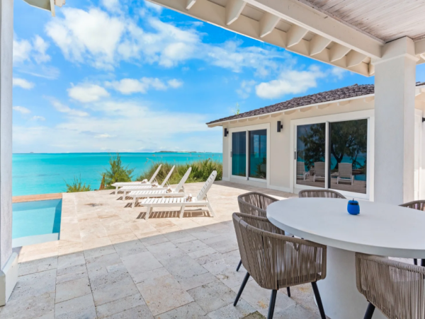 Luxurious 7-Bedroom Beachfront Retreat in Little Exuma, Bahamas